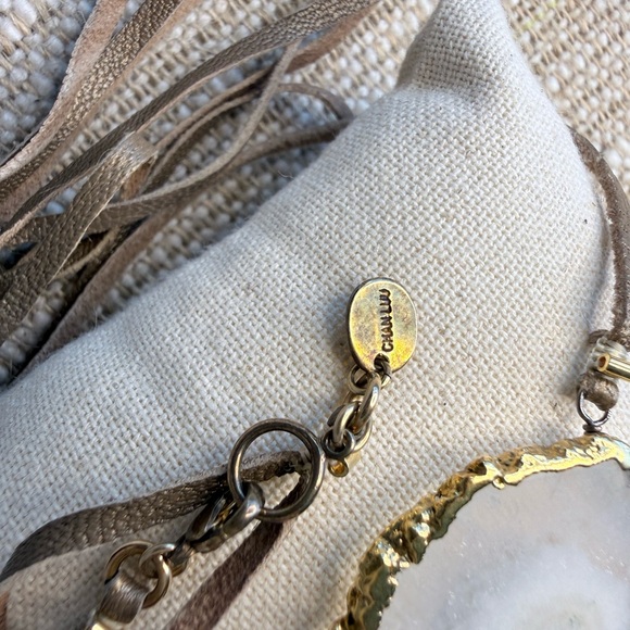 Chan Luu 24k Geode Pendant Brown Leather Necklace - Picture 5 of 9